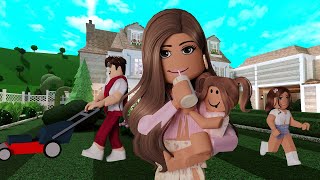 GARDENING WITH THE FAMILY  Bloxburg Roleplay [upl. by Llesig709]