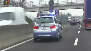 La Polizia stradale impegnata nel trasporto di organi [upl. by Ahsii67]