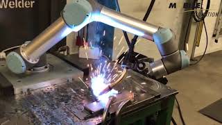 Universal Robot Welding  Mobile Automation [upl. by Carthy49]