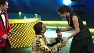 Ranveer Singh Emotional Moment Getting Best Actor Award From Deepika Padukone [upl. by Enomyar]