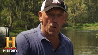 Swamp People Troy Confronts BIG amp VIOLENT Gators Season 12  History [upl. by Silisav691]