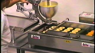 Belshaw Donut Robot® Mark 6 Doughnut System [upl. by Sineray886]