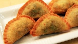 Sambusa  Saudi Arabia Recipe  CookingWithAlia  Episode 179 [upl. by Iasi]