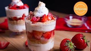 Delicious No Bake Strawberry Cheesecake Parfait Recipe  Easy Cheesecake Recipe [upl. by Moll503]