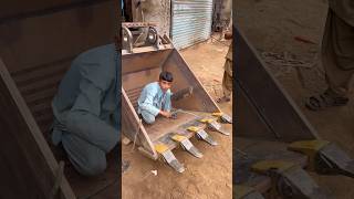 A small boy adjusting excavator bucket new teeth and welding shorts welding little [upl. by Anselmo]