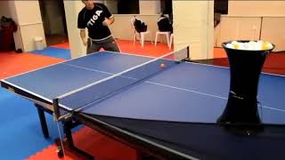 Robot pentru tenis de masa Joola TT Buddy V200 [upl. by Jacquette142]