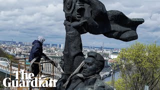 Kyiv dismantles UkraineRussia friendship statue [upl. by Tsenre81]